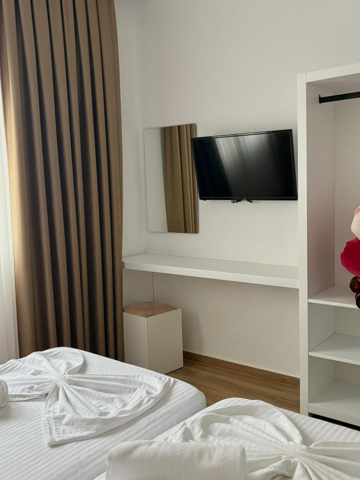 Vila Jon'A Sarandë Rom bilde